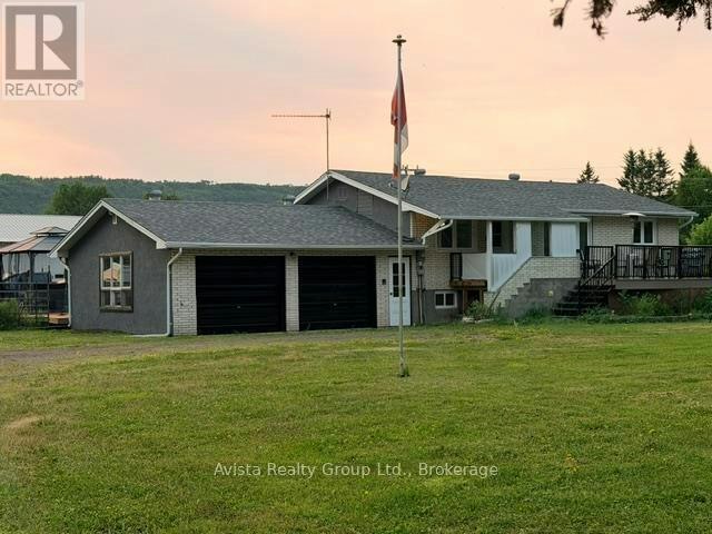 5751 61 Hwy Road, Neebing, ON, P7L 0B1
