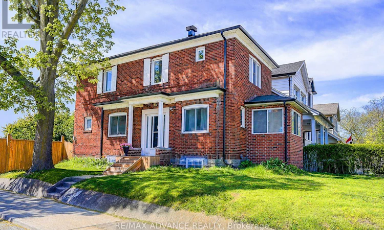 33 Castlefield Avenue