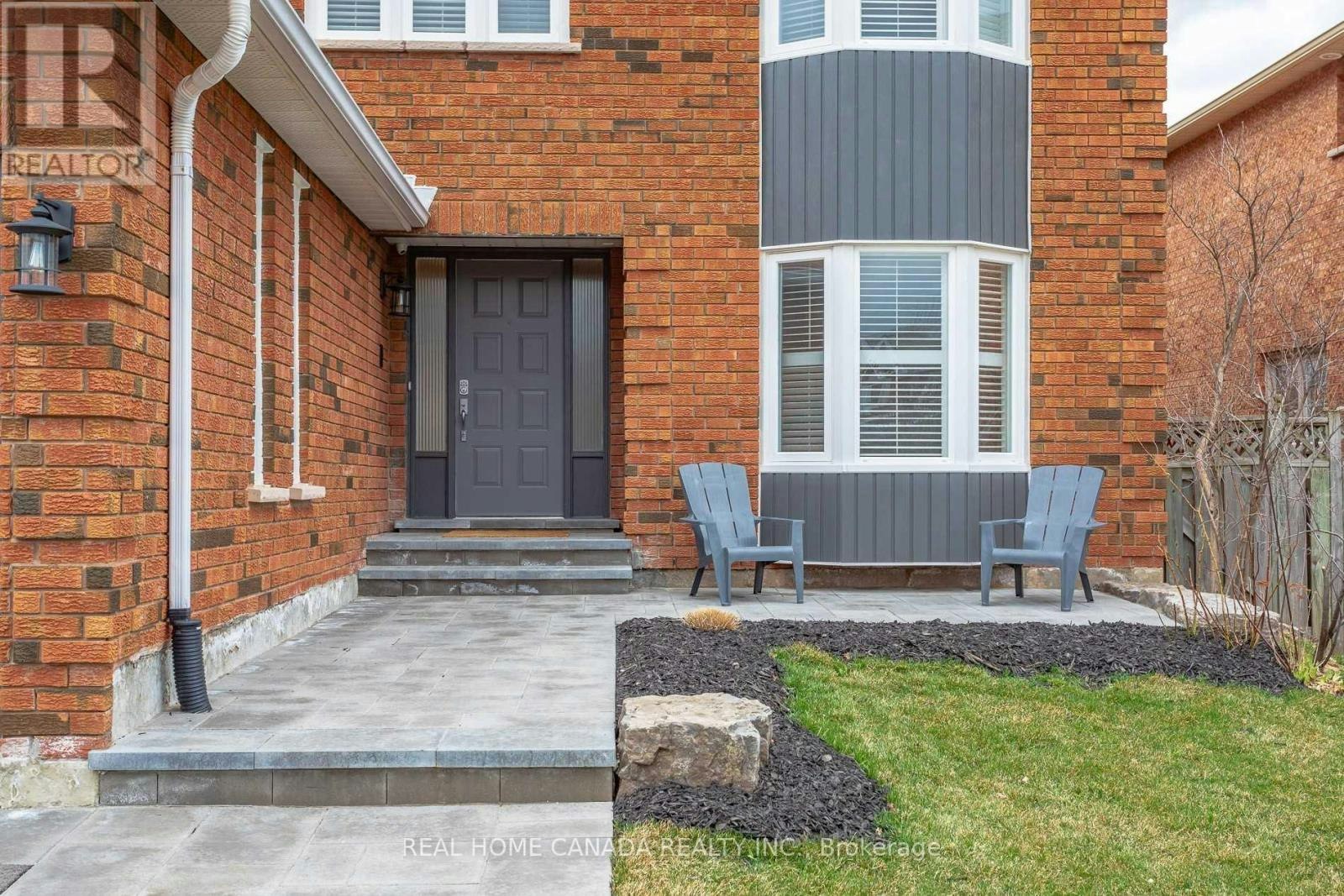 1542 Prince John Circle, Oakville, ON, L6J 6T3 - 2
