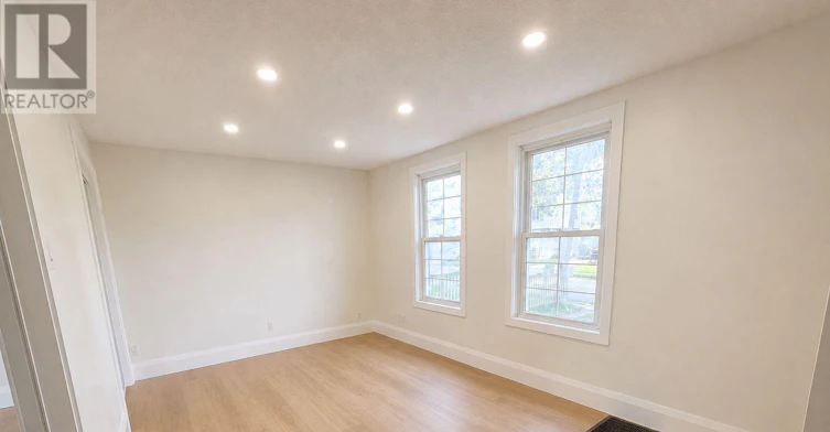 MAIN-5622 Lowell Avenue, Niagara Falls, ON, L2G 4E2 - 11