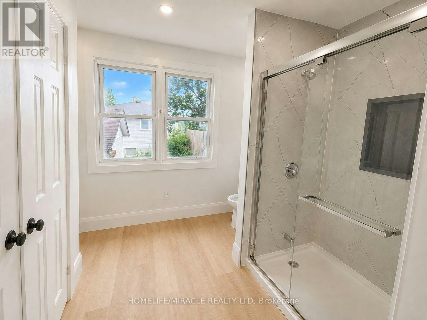 MAIN-5622 Lowell Avenue, Niagara Falls, ON, L2G 4E2 - 8