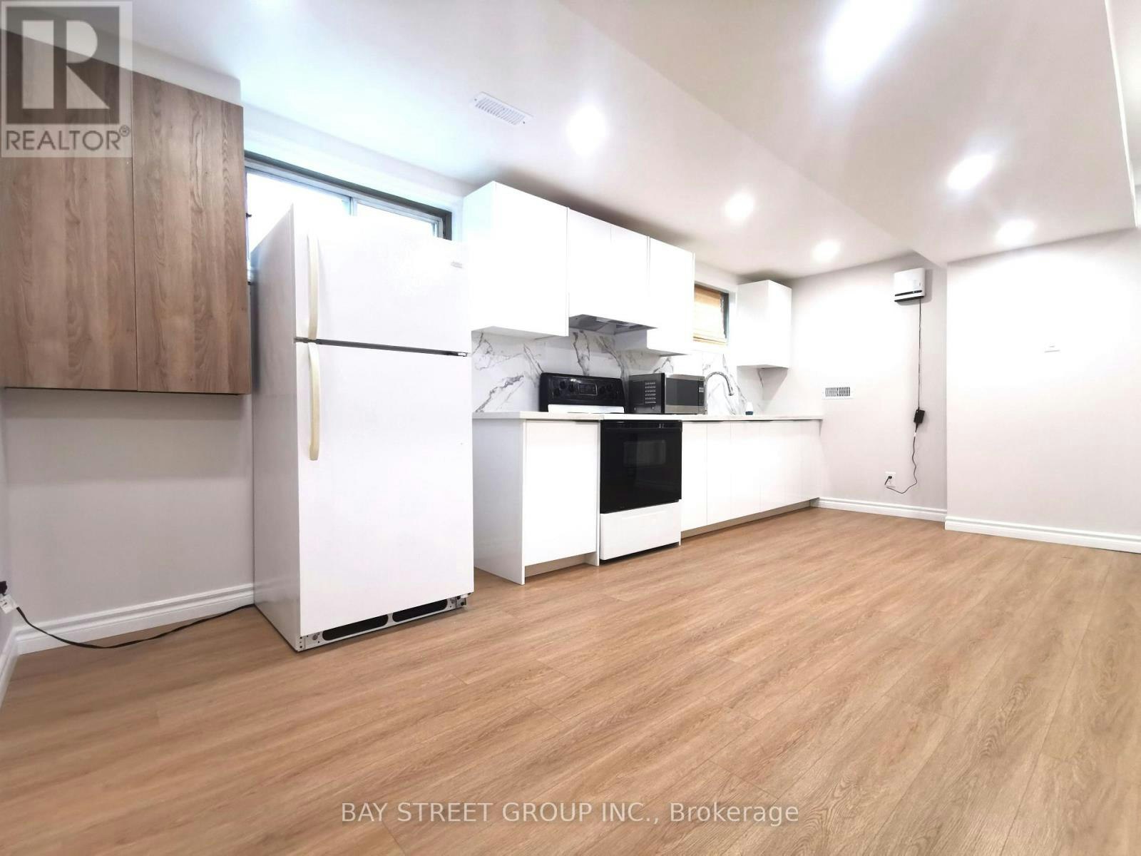 119 Shawnee Circle, Toronto, ON, M2H 2X9 - 3