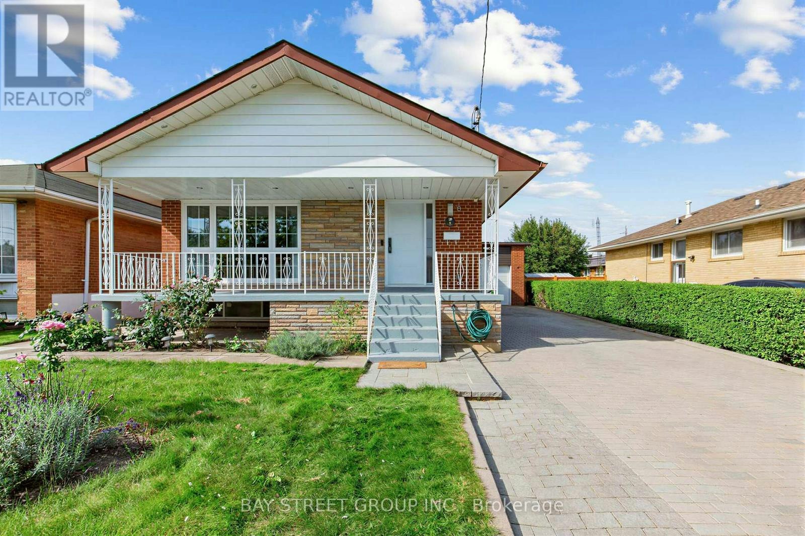 8 Amethyst Road, Toronto, ON, M1T 2E7