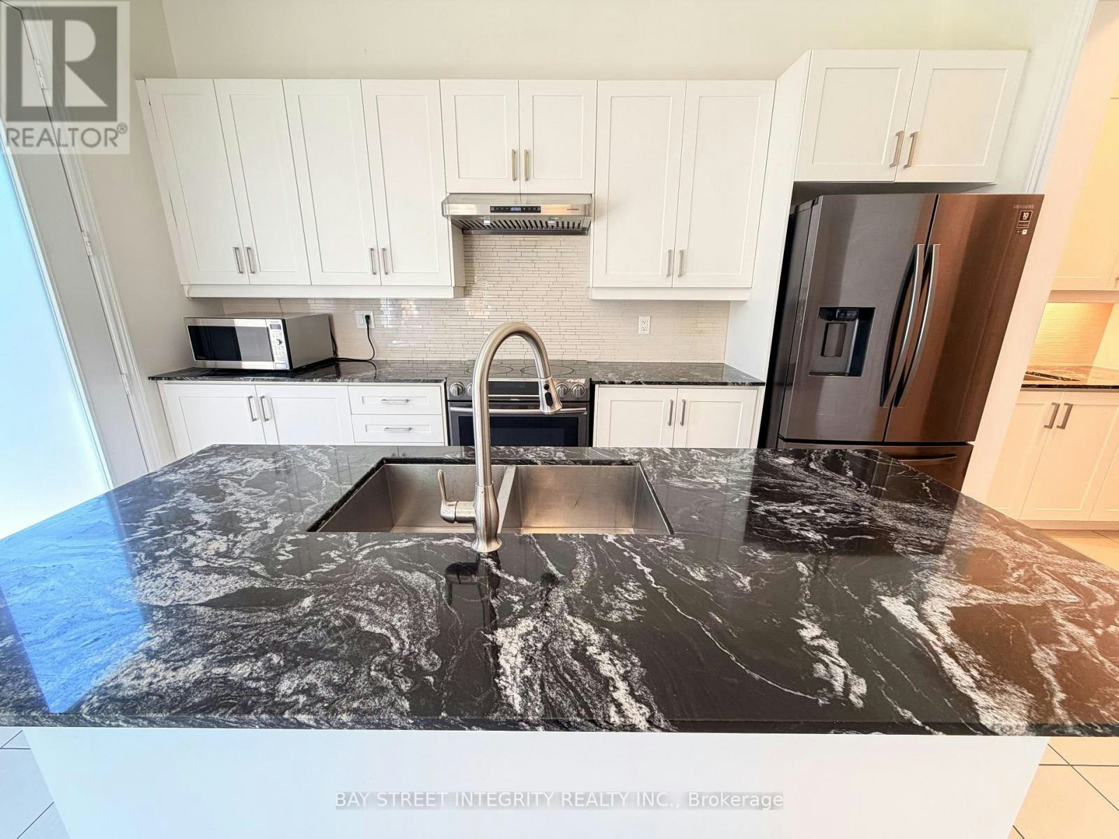 61 Cannes Avenue, Vaughan, ON, L4H 4P8 - 4
