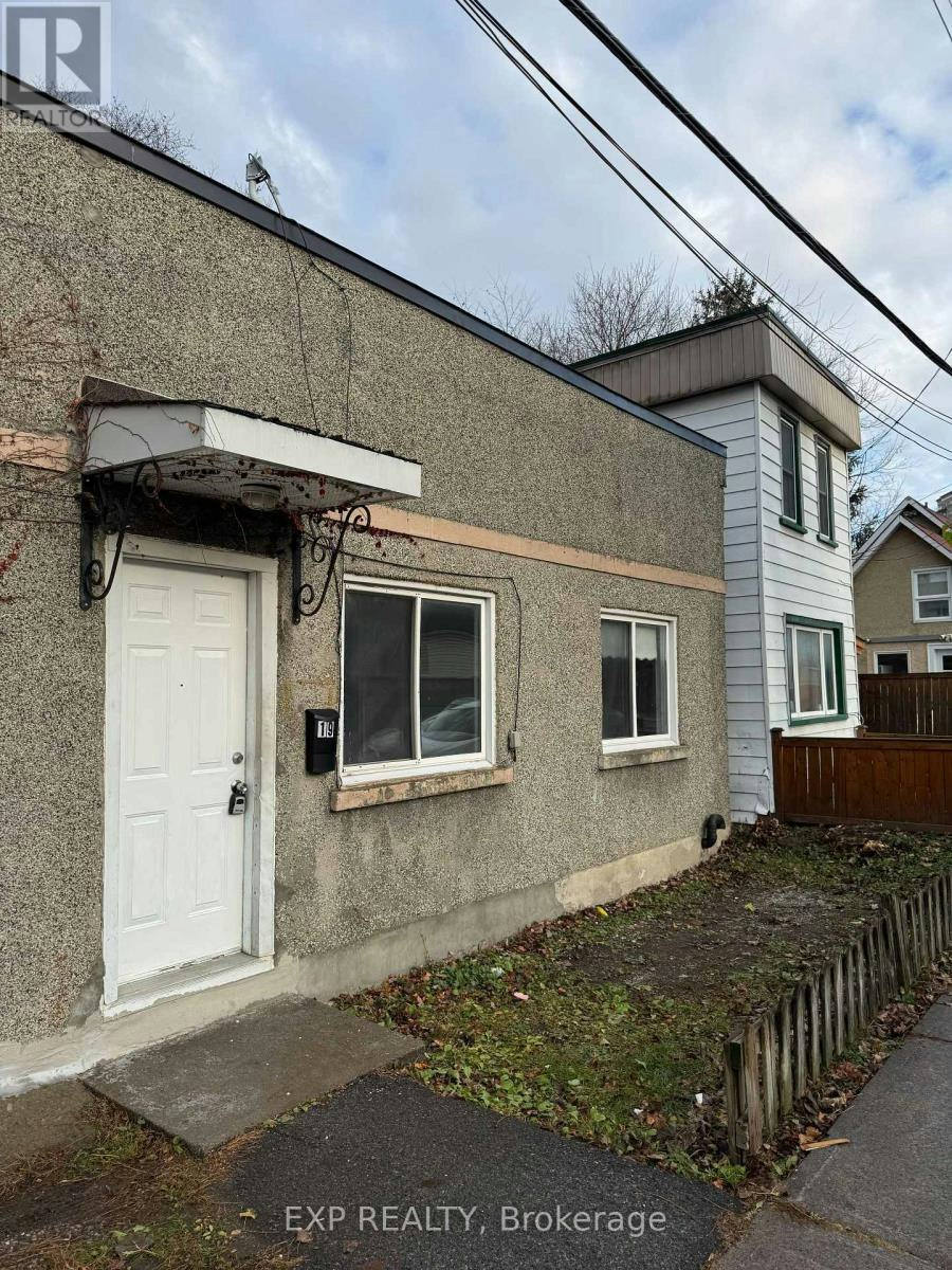 19 Loyer Street, Ottawa, ON, K1L 5V9 - 2