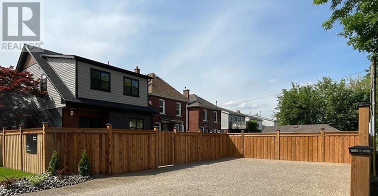2-58 Rosslyn Avenue N, Hamilton, ON, L8L 7P4 - 24