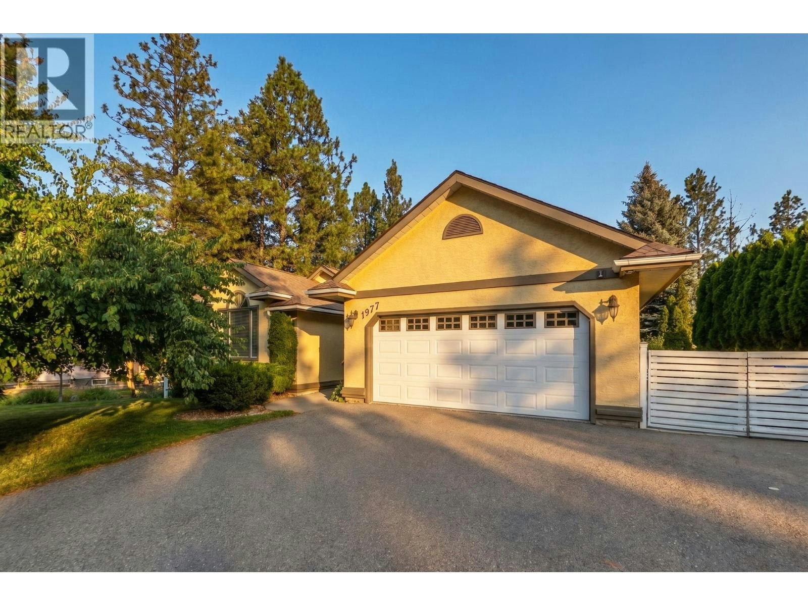 1977 Covington Crescent, West Kelowna, BC, V1Z 3M2
