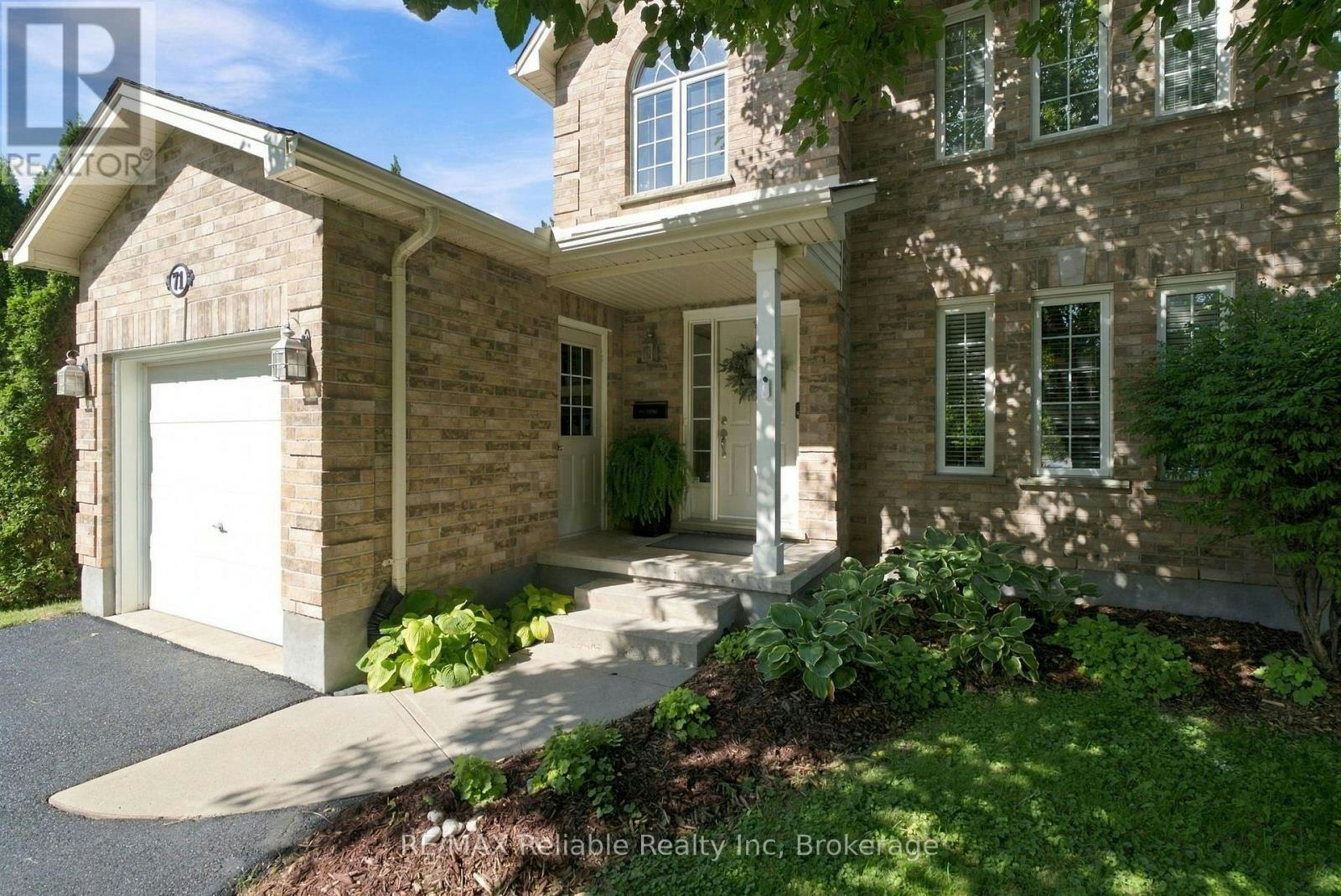 71 Meadowridge Road, London, ON, N6H 5E6