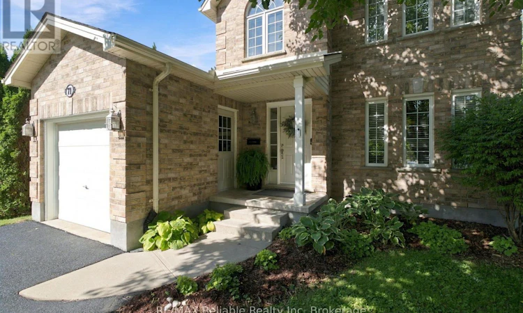 71 Meadowridge Road