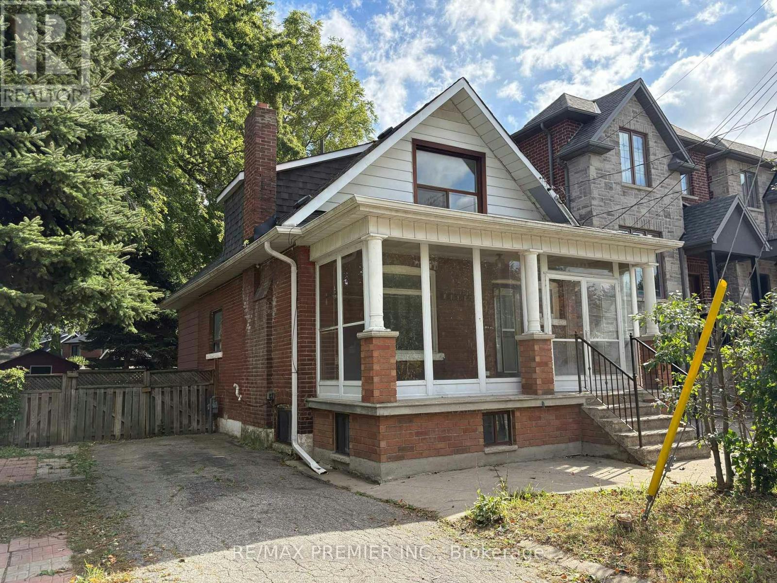 33 Royal York Road, Toronto, ON, M8V 2T3