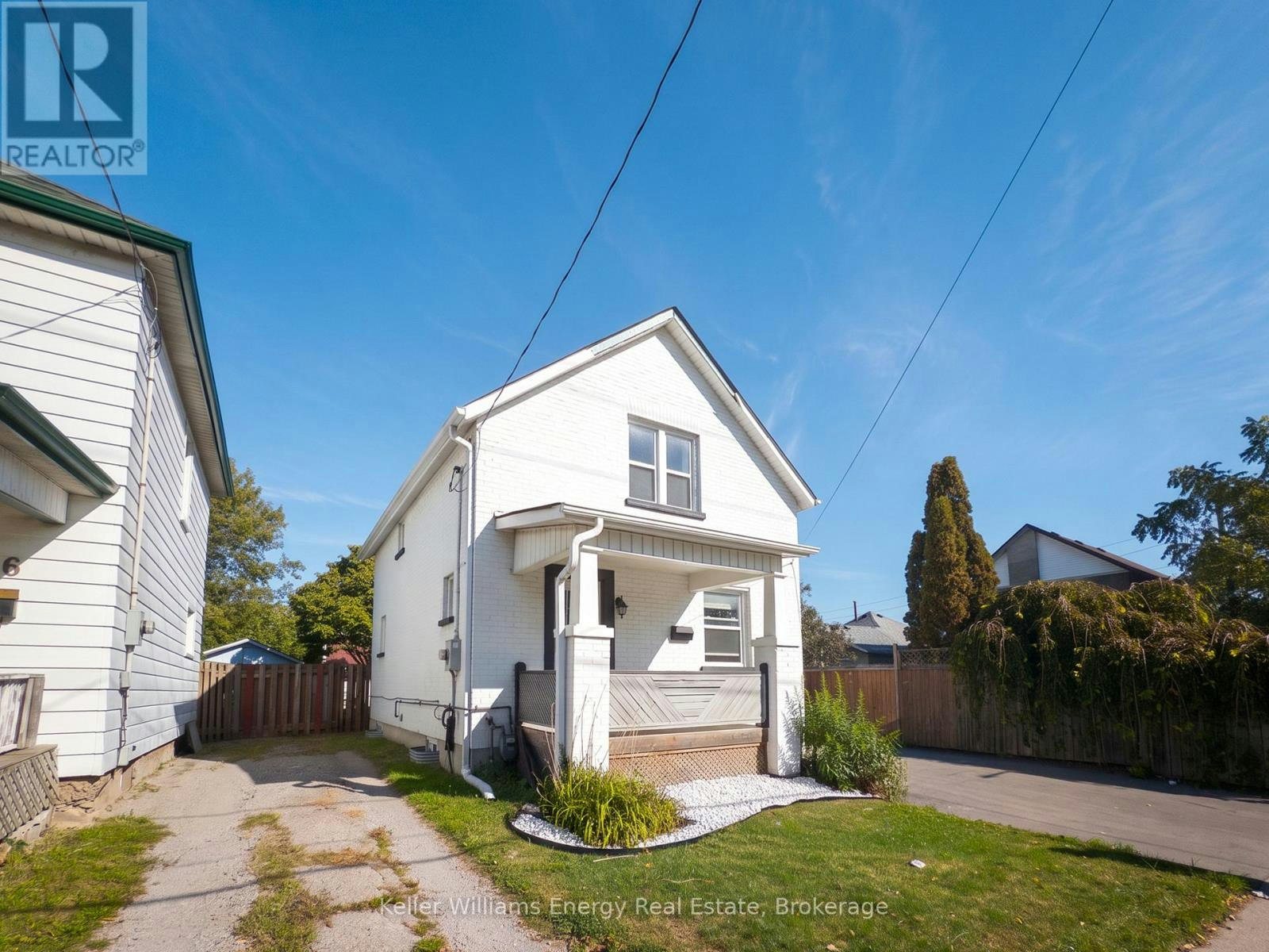 204 Gibb Street, Oshawa, ON, L1J 1Y7 - 2