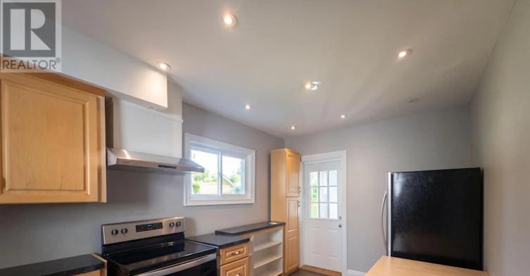 204 Gibb Street, Oshawa, ON, L1J 1Y7 - 4