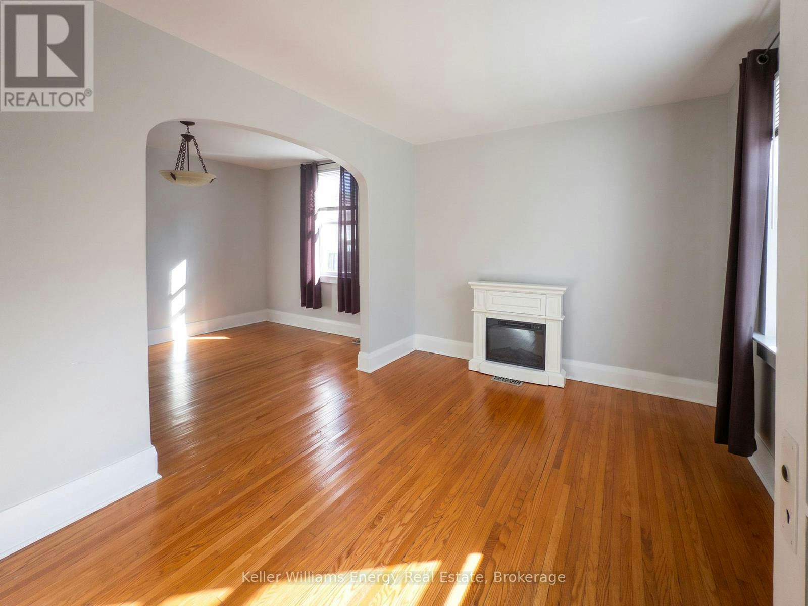 204 Gibb Street, Oshawa, ON, L1J 1Y7 - 7