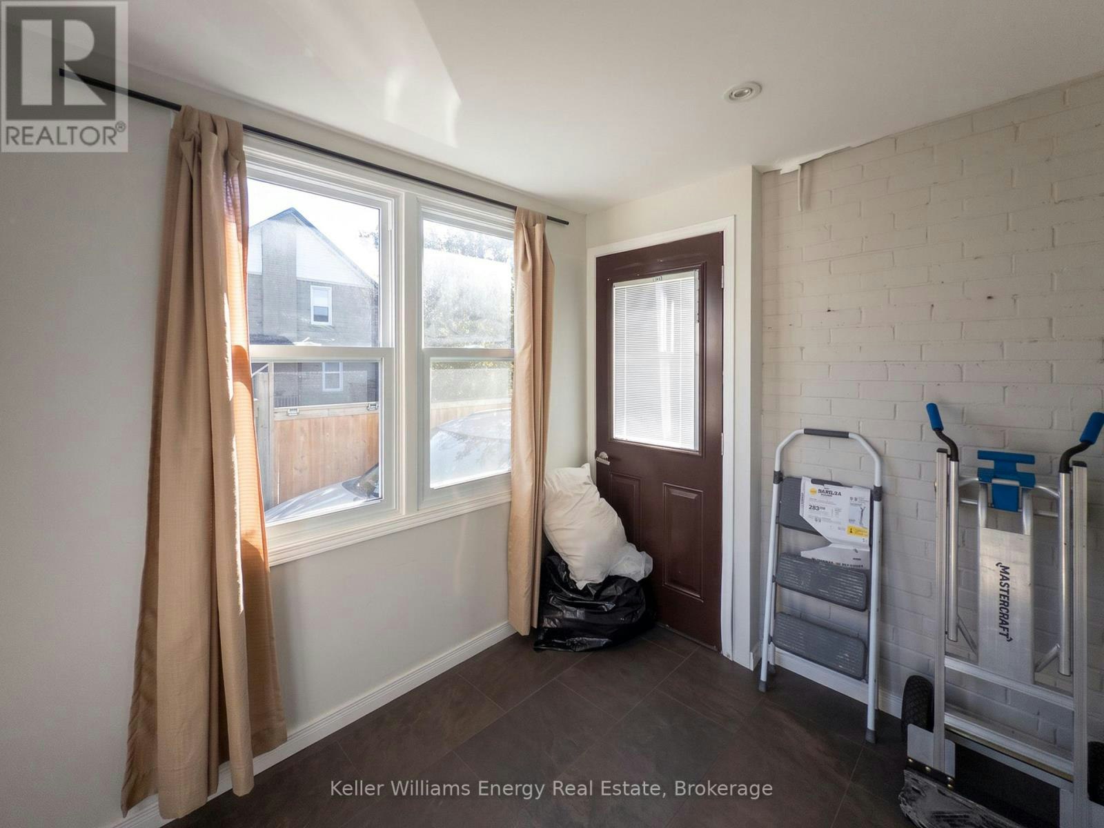 204 Gibb Street, Oshawa, ON, L1J 1Y7 - 12