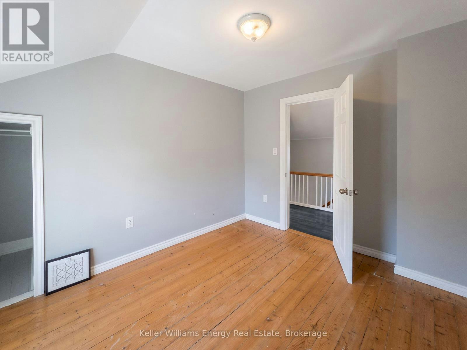 204 Gibb Street, Oshawa, ON, L1J 1Y7 - 17