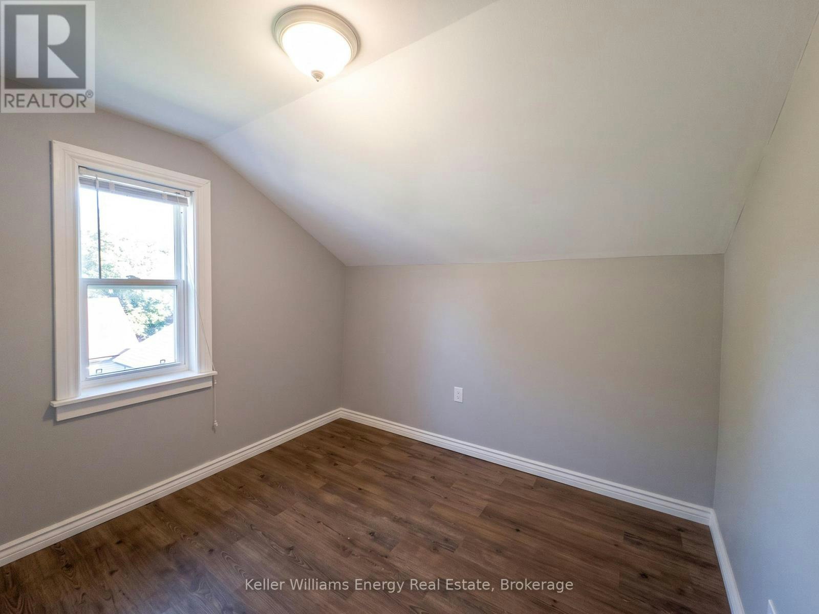 204 Gibb Street, Oshawa, ON, L1J 1Y7 - 18