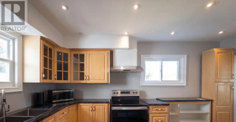 204 Gibb Street, Oshawa, ON, L1J 1Y7 - 3