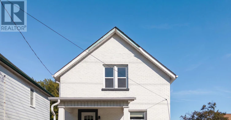 204 Gibb Street, Oshawa, ON, L1J 1Y7