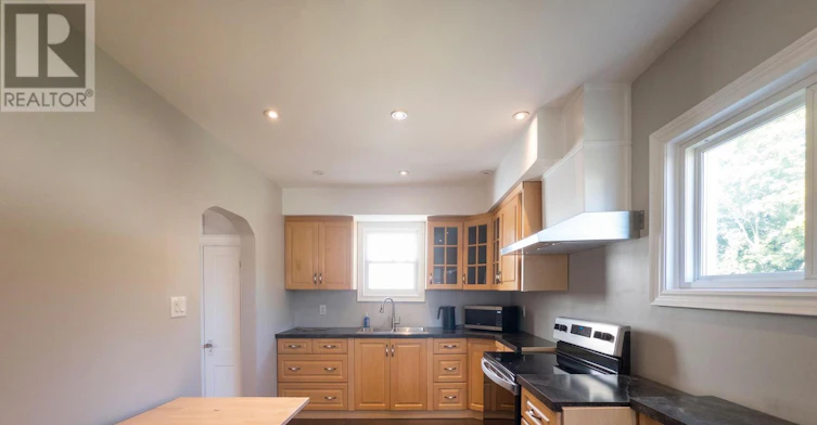 204 Gibb Street, Oshawa, ON, L1J 1Y7 - 6