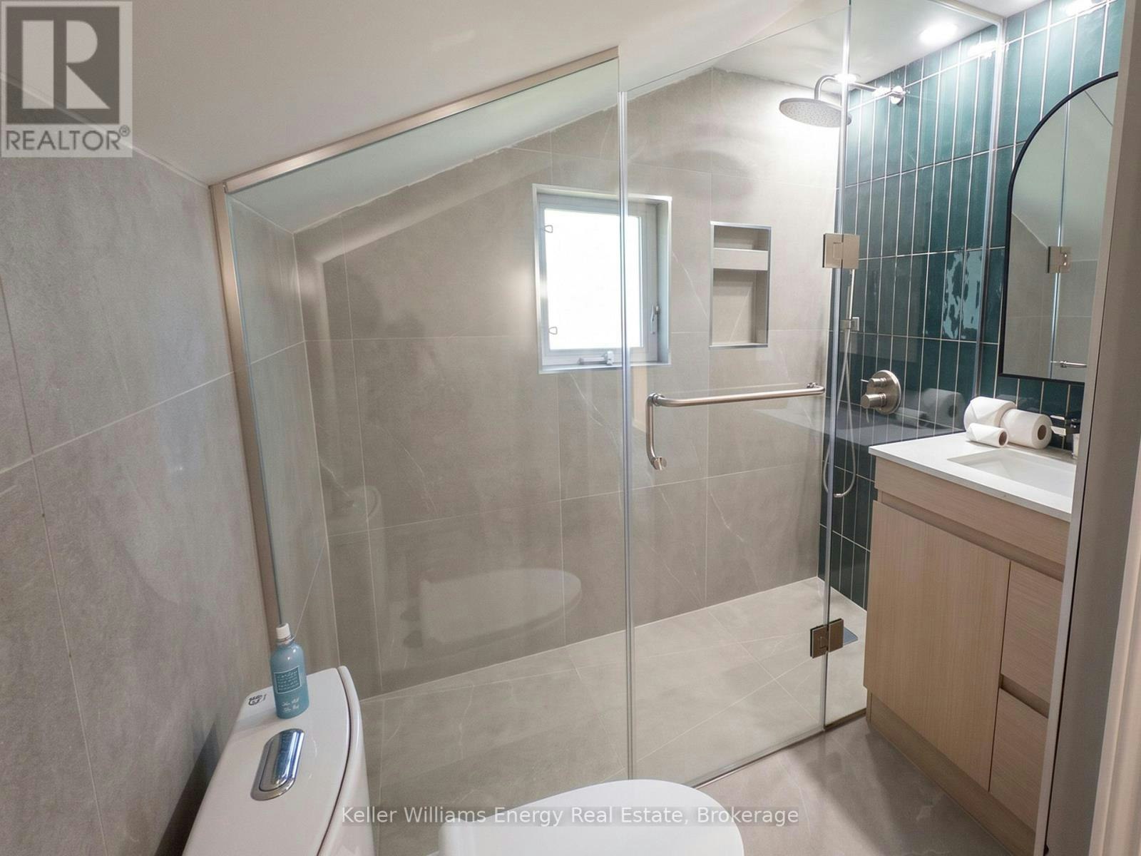 204 Gibb Street, Oshawa, ON, L1J 1Y7 - 19