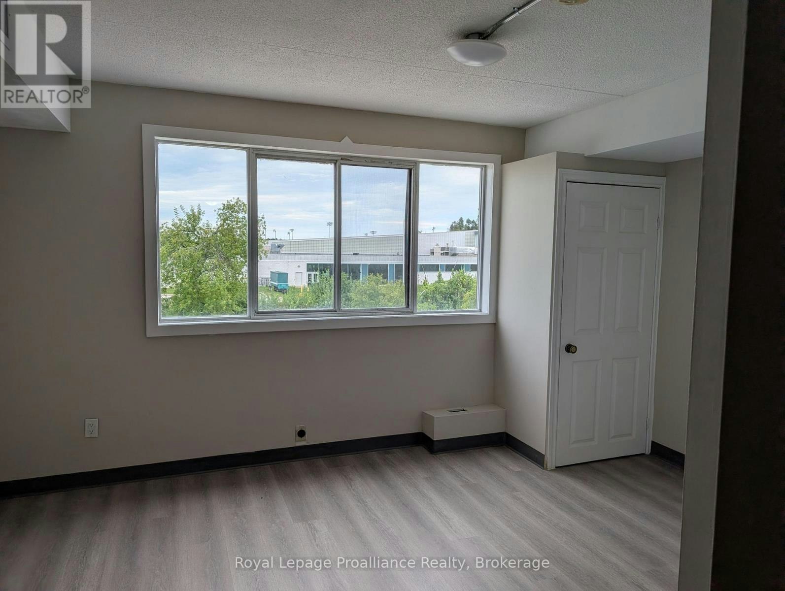 4-1837 Lansdowne Street W, Peterborough, ON, K9K 1R4 - 5