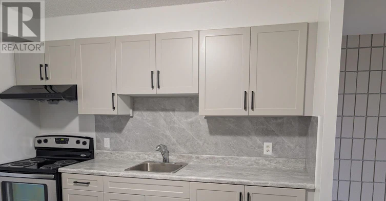 4-1837 Lansdowne Street W, Peterborough, ON, K9K 1R4 - 2