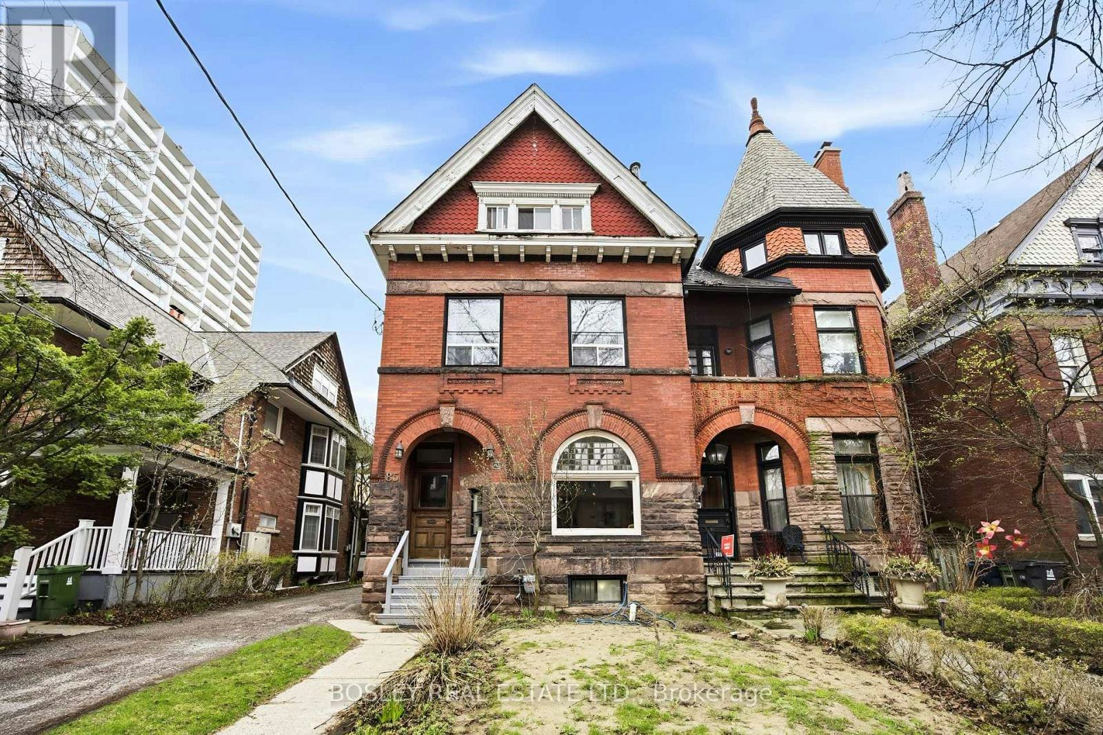 85 Walmer Road, Toronto, ON, M5R 2X6