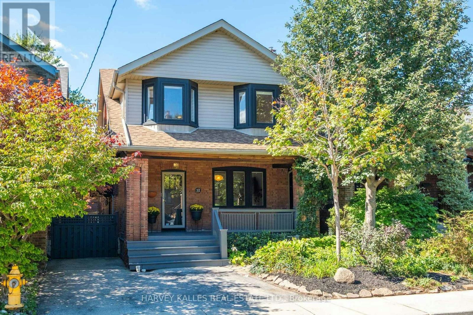 32 Crang Avenue, Toronto, ON, M6E 2Z9