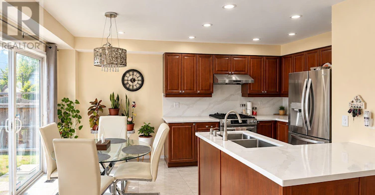 145 Harrongate Place, Whitby, ON, L1R 3E6 - 7