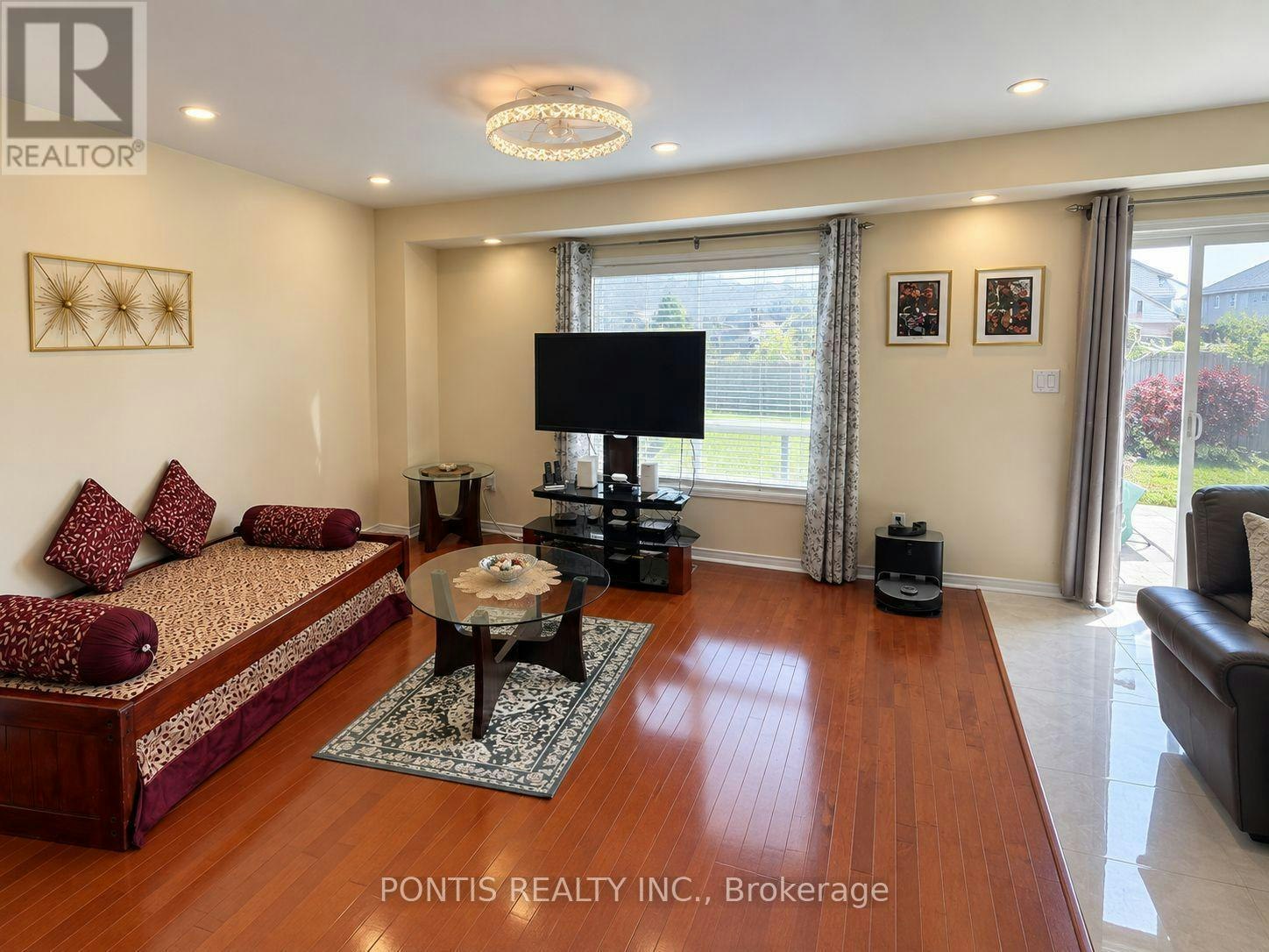145 Harrongate Place, Whitby, ON, L1R 3E6 - 10