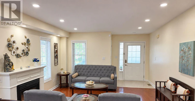145 Harrongate Place, Whitby, ON, L1R 3E6 - 4