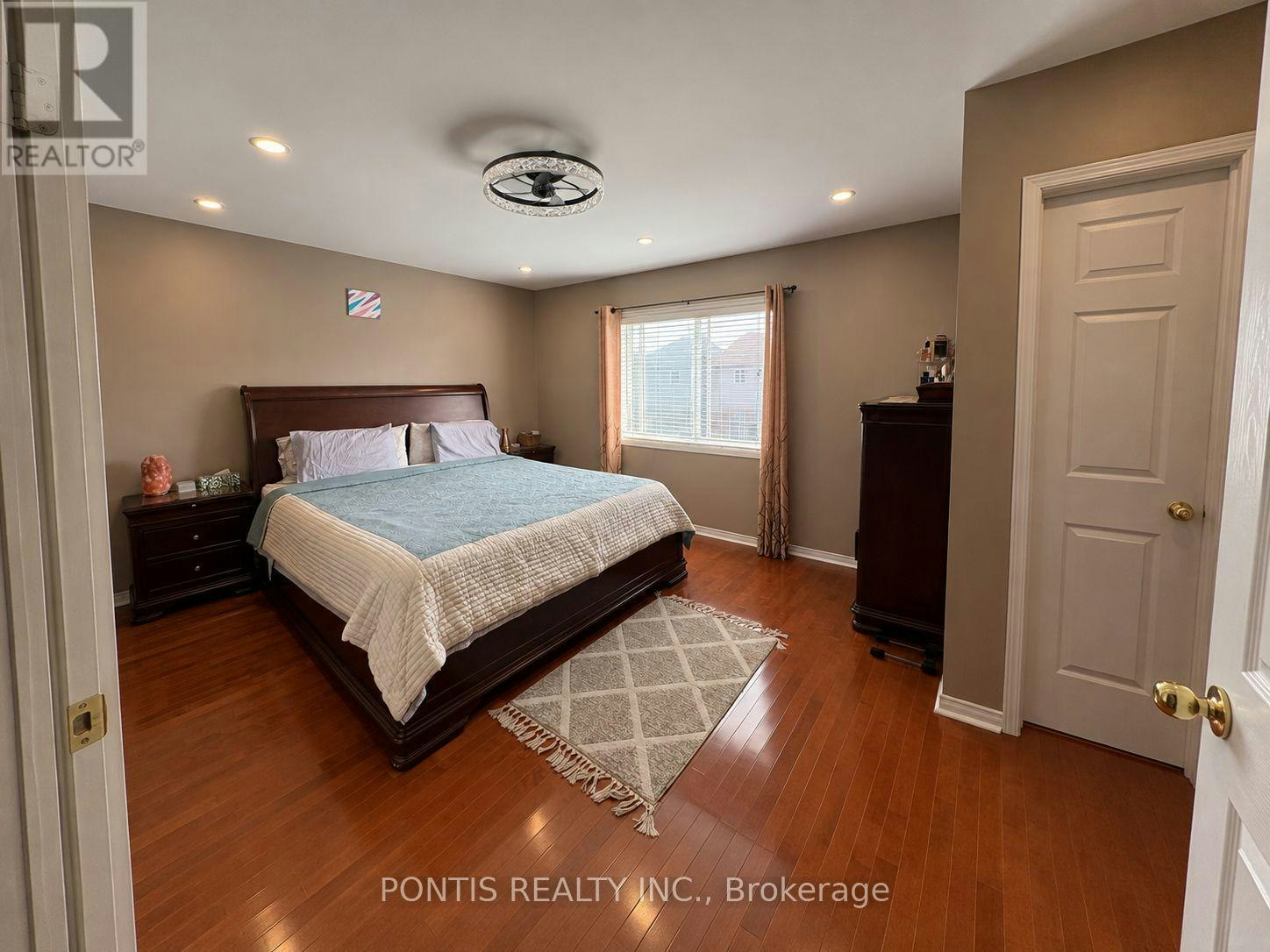 145 Harrongate Place, Whitby, ON, L1R 3E6 - 16