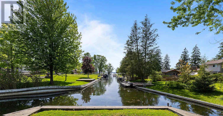 204A The Queensway S, Georgina, ON, L4P 2A6 - 2