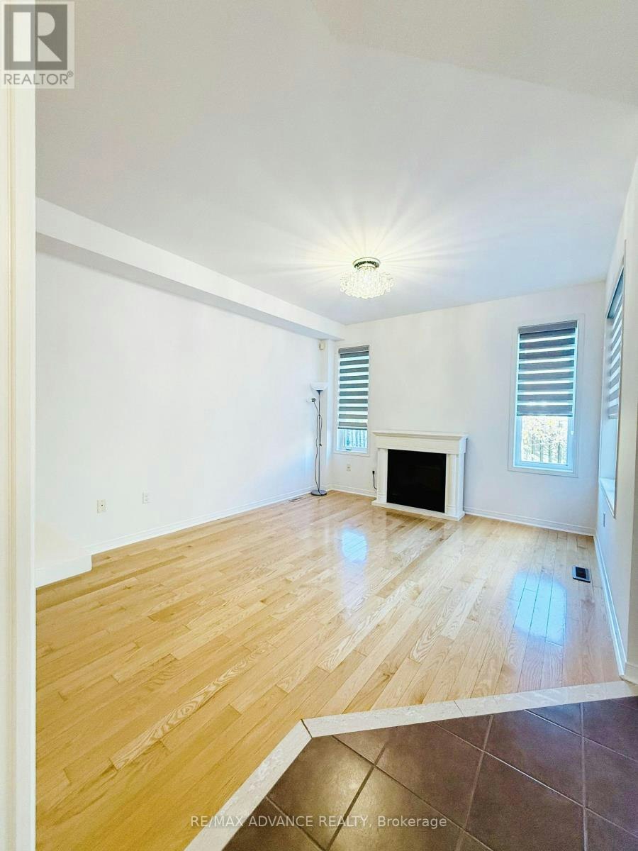 137 Laramie Crescent, Vaughan, ON, L6A 0R1 - 5