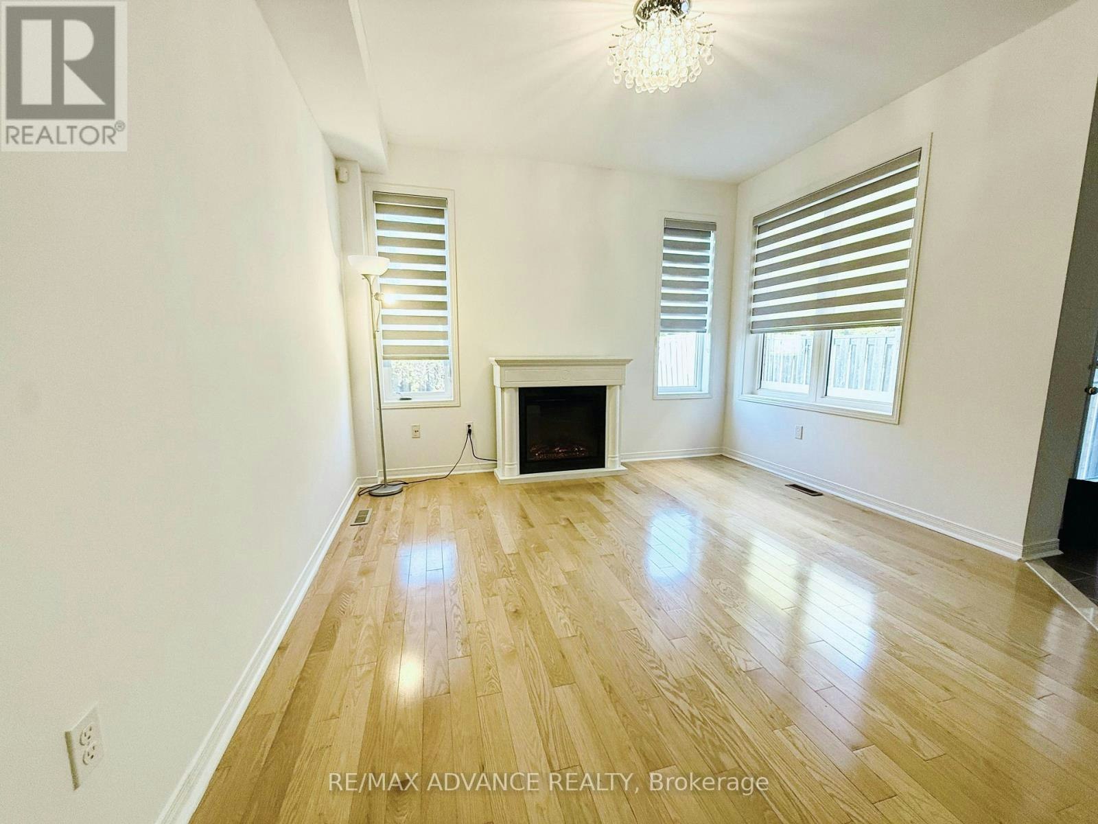 137 Laramie Crescent, Vaughan, ON, L6A 0R1 - 4