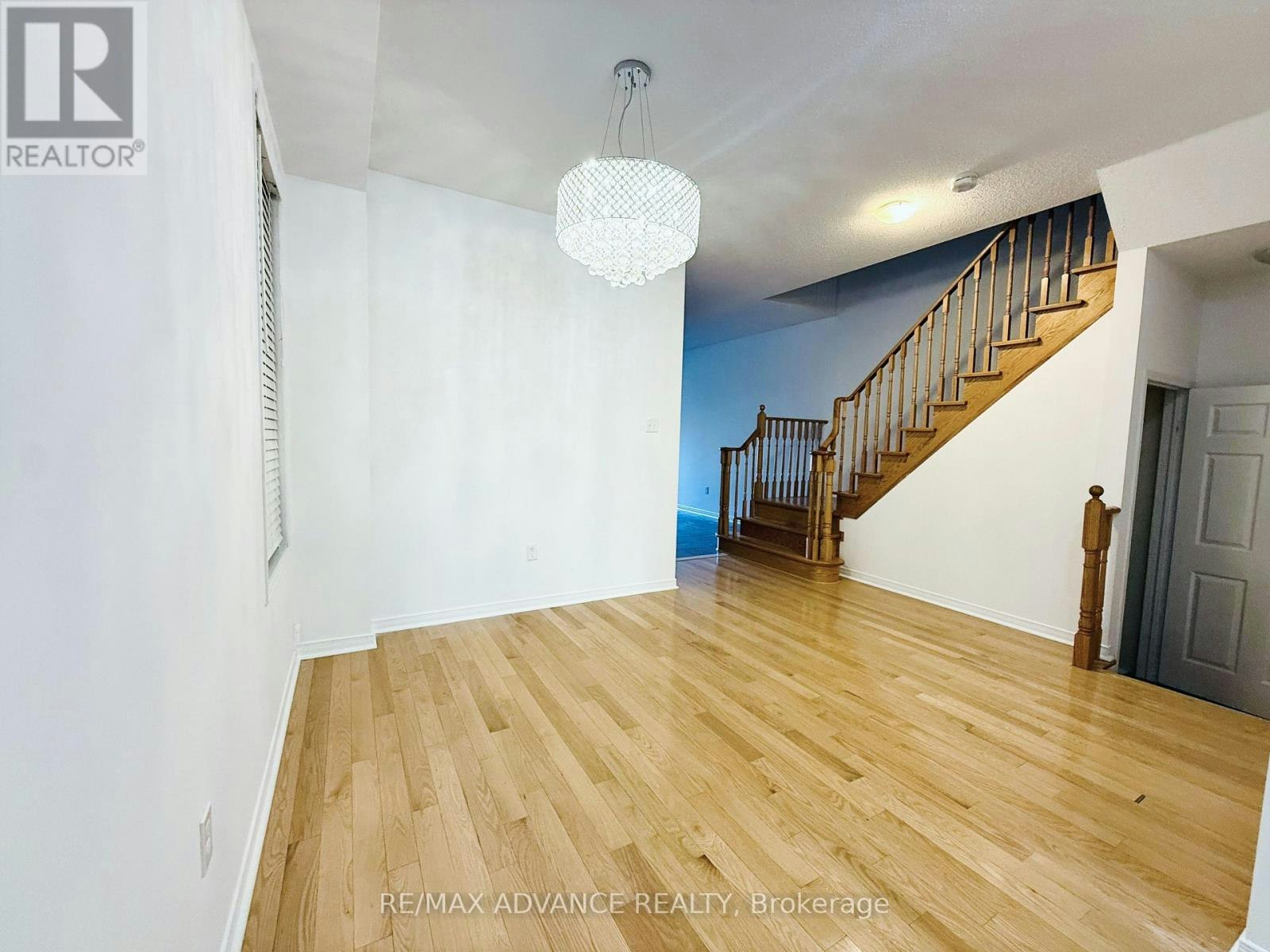 137 Laramie Crescent, Vaughan, ON, L6A 0R1 - 3