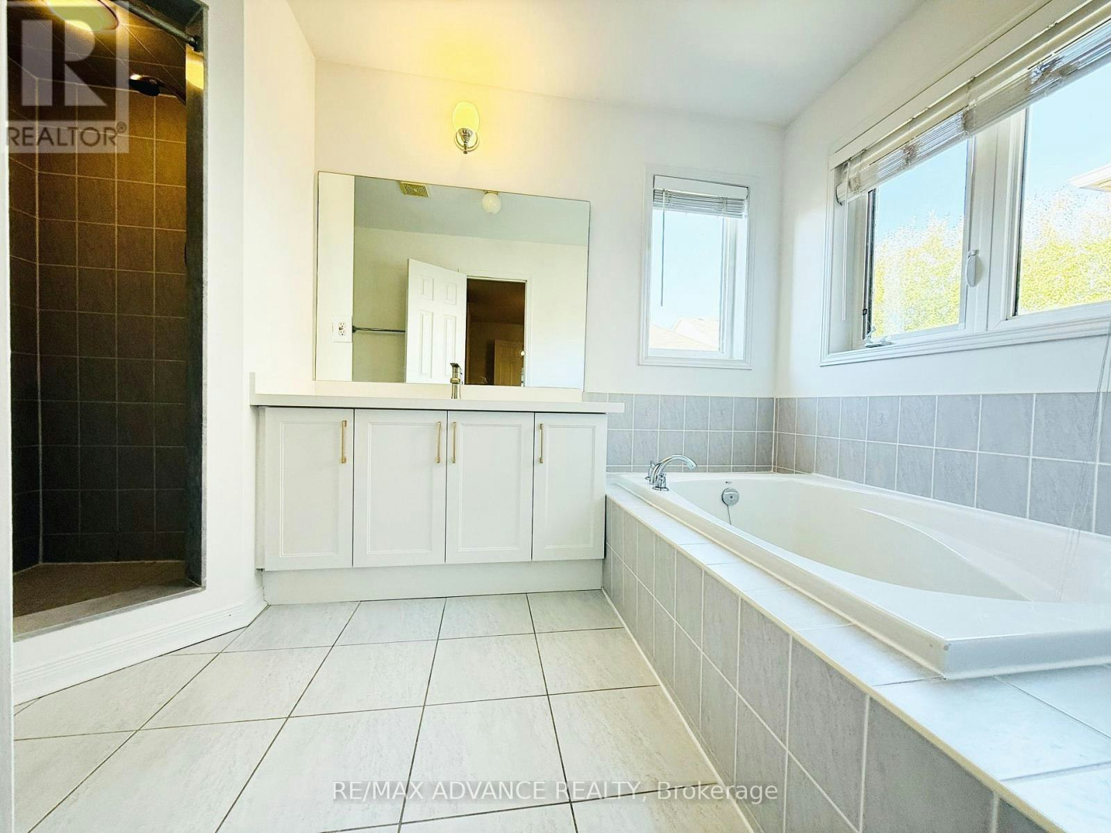 137 Laramie Crescent, Vaughan, ON, L6A 0R1 - 17