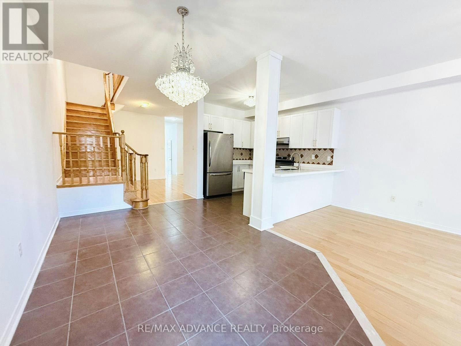 137 Laramie Crescent, Vaughan, ON, L6A 0R1 - 7