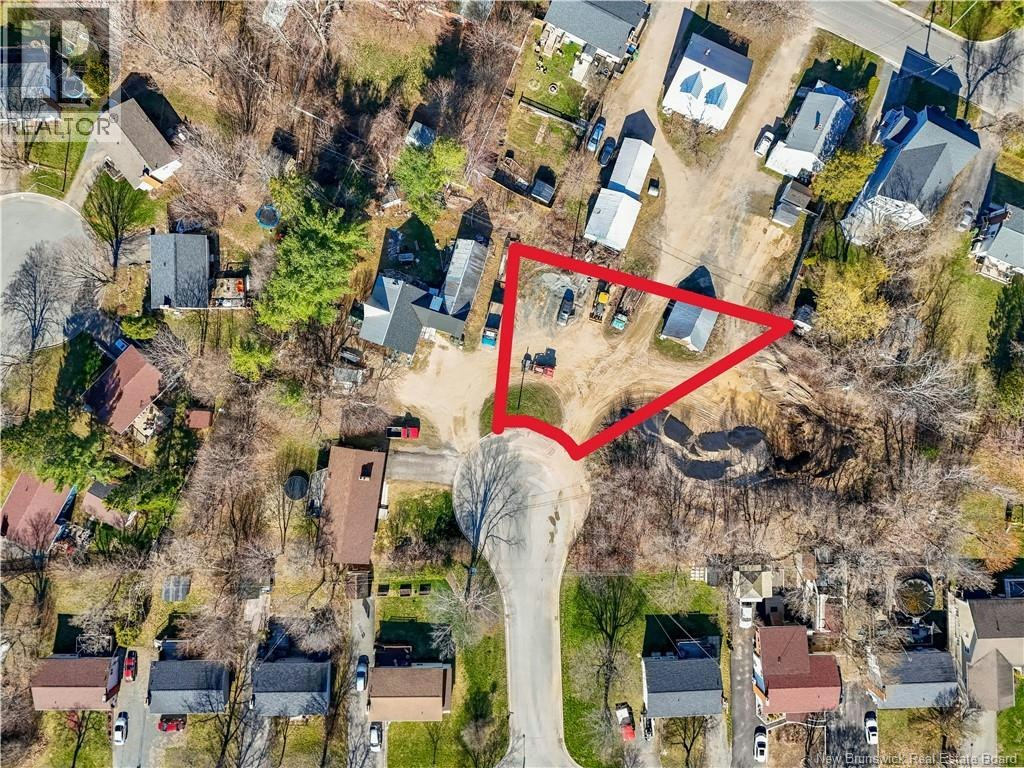 27 Vanhorne Court, Fredericton, NB, E3A 4T3