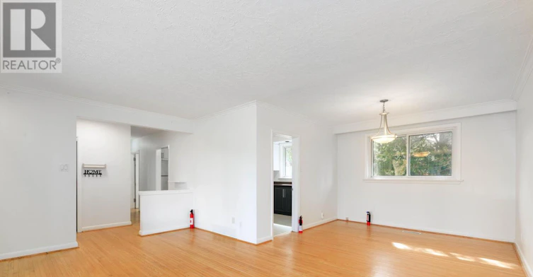 67 Woodthorpe Road, Toronto, ON, M4A 1S6 - 10