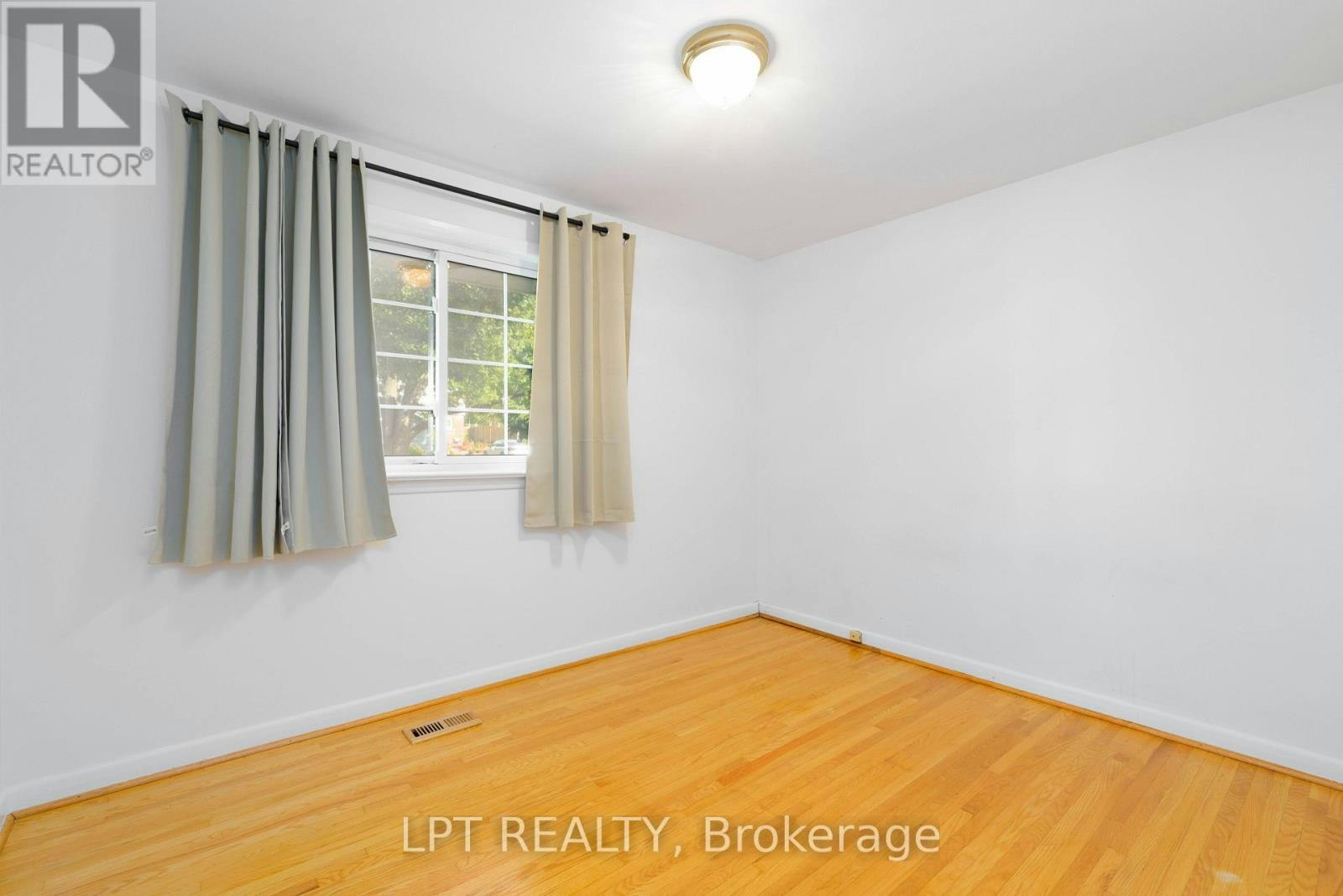67 Woodthorpe Road, Toronto, ON, M4A 1S6 - 16