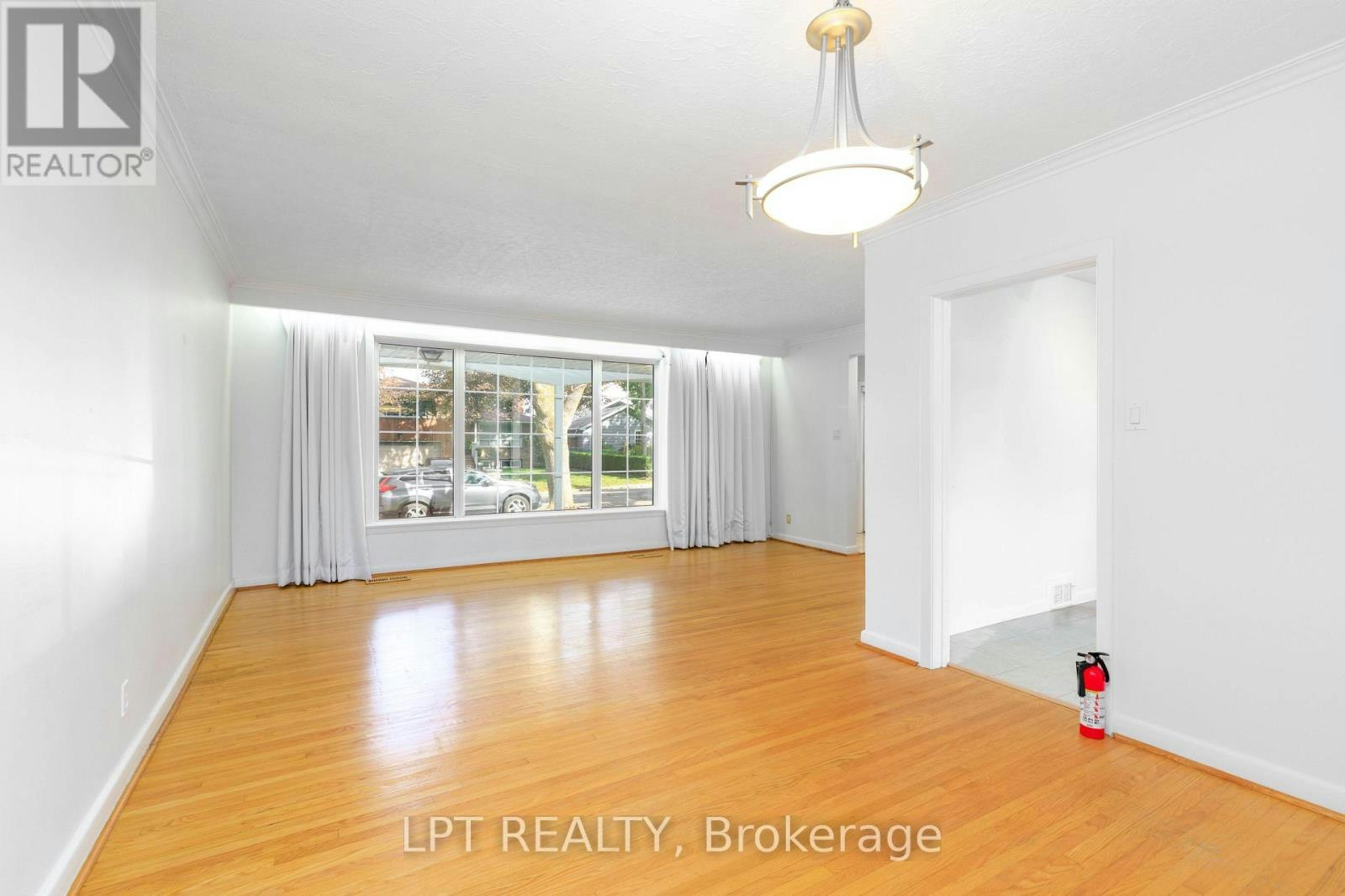 67 Woodthorpe Road, Toronto, ON, M4A 1S6 - 8