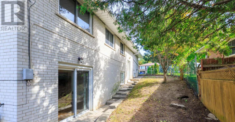 67 Woodthorpe Road, Toronto, ON, M4A 1S6 - 31