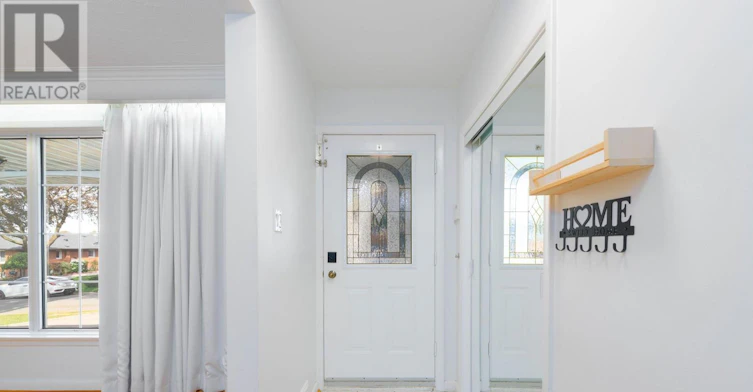 67 Woodthorpe Road, Toronto, ON, M4A 1S6 - 6
