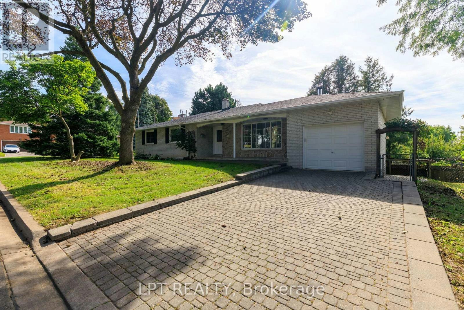 67 Woodthorpe Road, Toronto, ON, M4A 1S6 - 3