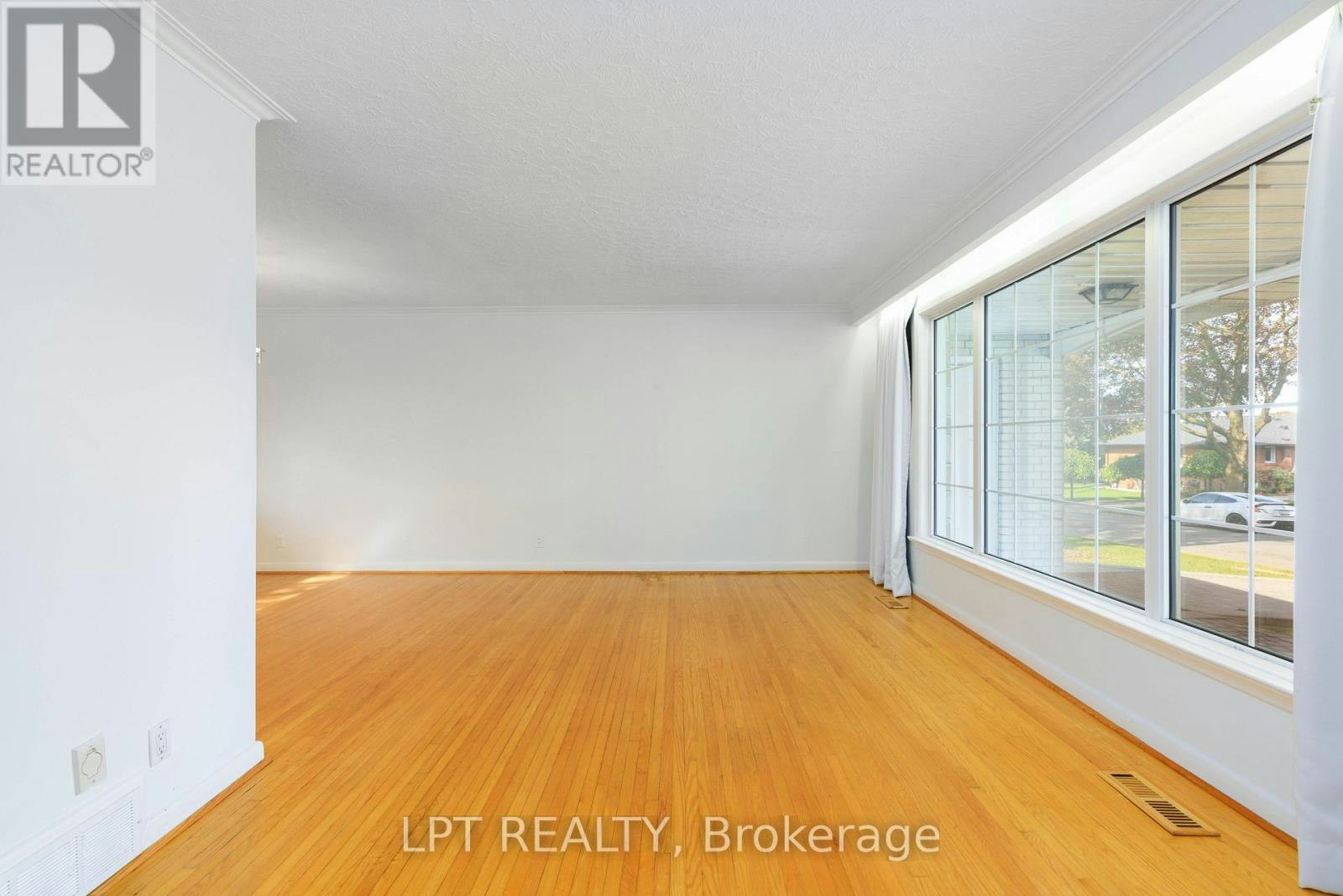 67 Woodthorpe Road, Toronto, ON, M4A 1S6 - 9