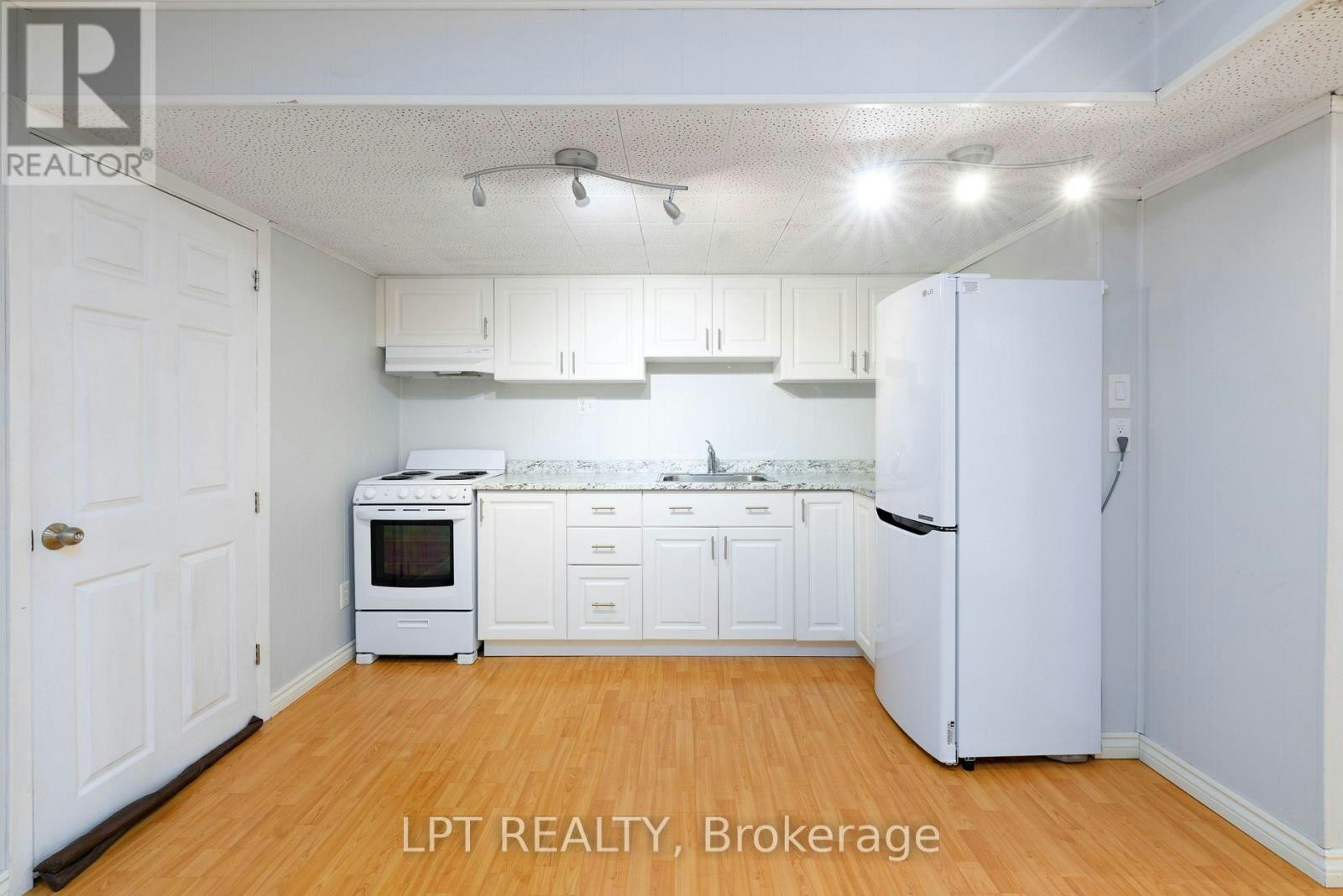 67 Woodthorpe Road, Toronto, ON, M4A 1S6 - 25