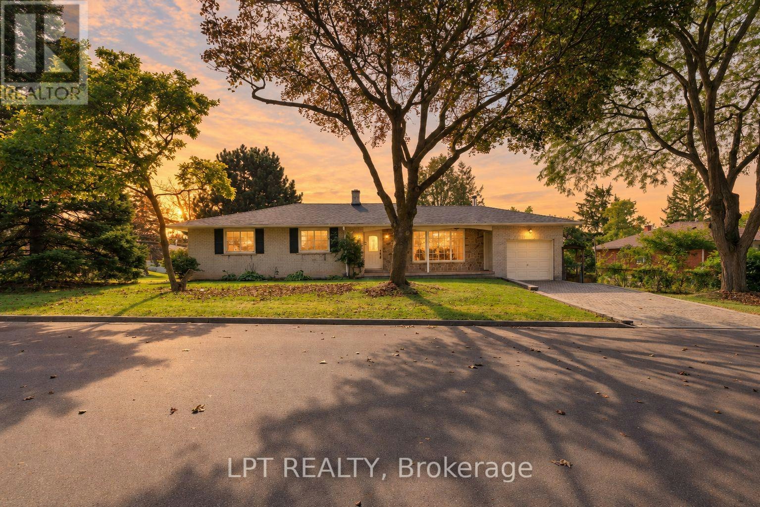 67 Woodthorpe Road, Toronto, ON, M4A 1S6 - 2