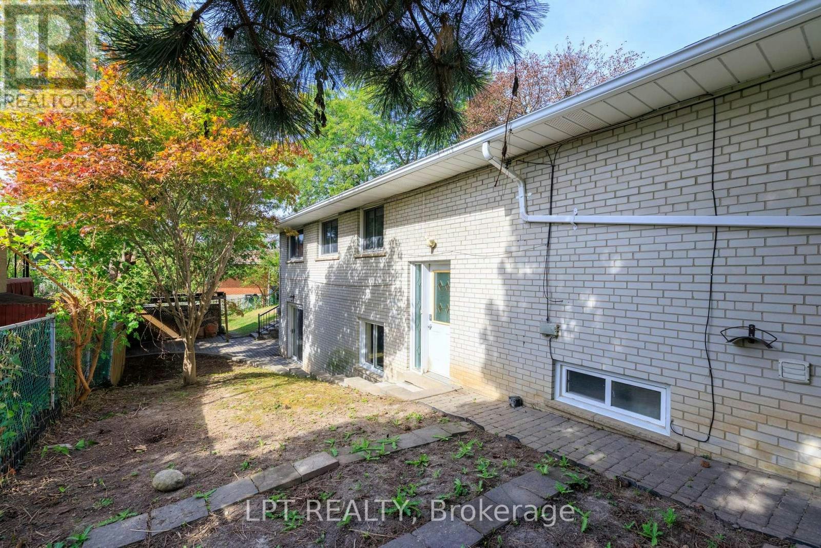 67 Woodthorpe Road, Toronto, ON, M4A 1S6 - 32