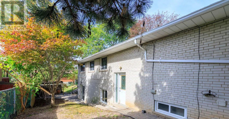 67 Woodthorpe Road, Toronto, ON, M4A 1S6 - 32